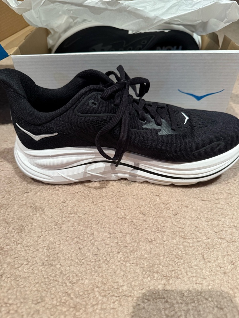 Hoka Clifton 10 Shoes - like new